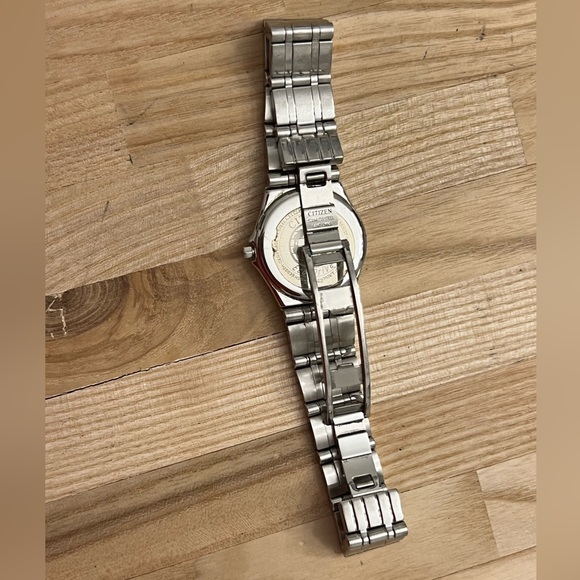 Citizen Eco-Drive Ladies Watch Genuine Diamonds White Dial Stainless Bracelet - Picture 11 of 15